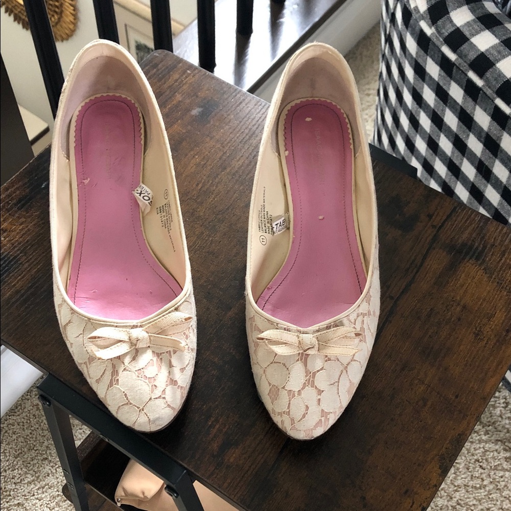 Elegant Cream Lace Ballet Flats  pm